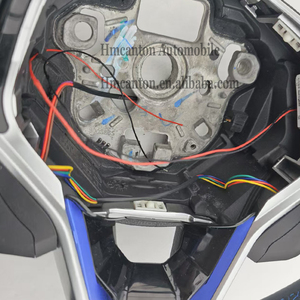 พวงมาลัยหนังแท้ R8 พร้อมไฟ LED สำหรับตกแต่งรถยนต์ Volkswagen Golf Polo Passat ลดราคาพิเศษ - Product Image 5