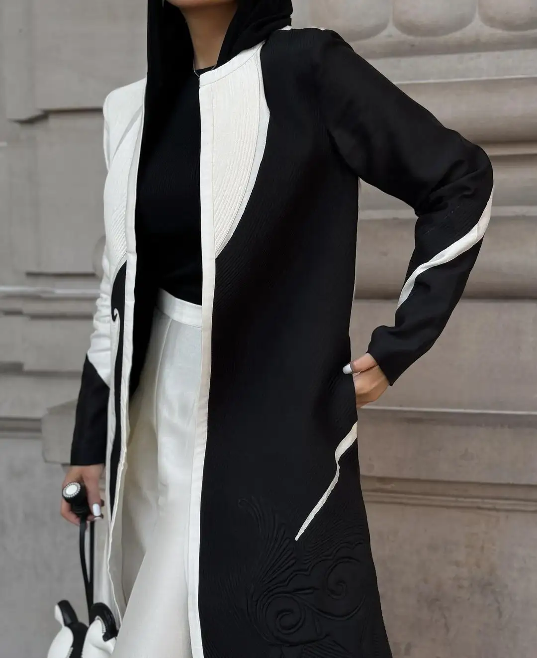 クラシックアバヤ2024アバヤ新しいオートクチュール黒と白のステッチ女の子のためのシンプルなデザイン着物イスラム教徒の薄いコートアラビックアバヤ