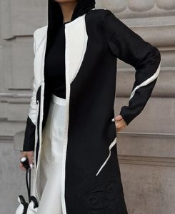 Classique <span class=keywords><strong>Abaya</strong></span> 2025 <span class=keywords><strong>Abaya</strong></span> Nouvelle Haute Couture Noir et Blanc Couture Conception Simple pour Filles <span class=keywords><strong>Kimono</strong></span> Musulman Mince Manteau Arabe <span class=keywords><strong>Abaya</strong></span> - Product Image 3