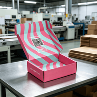 Boîte d'expédition en carton ondulé personnalisée avec code QR, texte de marque sur mesure, pliable, pour l'expédition de vêtements et de produits de beauté