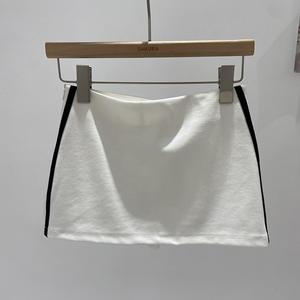 Cutinova Z1016TP ملابس نسائية معطف فرو بغطاء رأس ومخصر منخفض مطرز بطباعة الفهد سراويل قصيرة مثيرة تنورة طقم مثير من قطعتين - Product Image 5