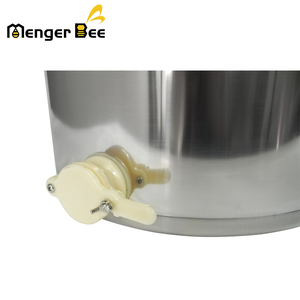 Nuevo tanque de almacenamiento de miel de acero inoxidable con colador del proveedor estadounidense de Apicultura - Product Image 5