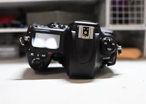 Appareil photo reflex numérique <span class=keywords><strong>D700</strong></span> (boîtier uniquement) - Capteur CMOS 12MP, carte SD, écran 2-3 pouces, stabilisation optique de l'image, capture vidéo - Product Image 3