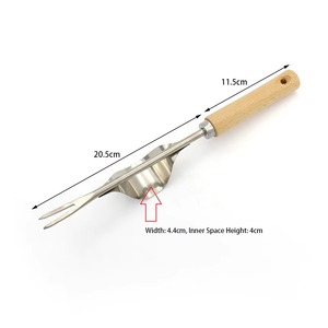 Désherbeur manuel en forme de V, fourche à main en acier inoxydable avec manche en bois, outil de jardinage pour enlever les mauvaises herbes, déracineur d'herbe, ameublisseur de sol - Product Image 4