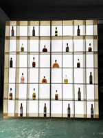 Armoire à vin en acier inoxydable, support à bouteilles sur mesure pour hôtel, club, bar, porte-bouteilles métallique OEM en gros