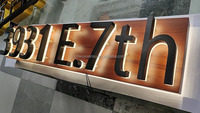 Signe HS usine publicité éclairage lumière extérieure LED lettre magasin signe 3d lumineux grain de bois peinture signe électronique