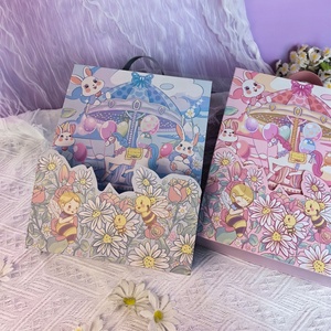 Boîtes cadeaux de luxe en carton rigide personnalisées avec fermeture magnétique, poignée, pelliculage mat et gaufrage, doublure en éponge, revêtement UV - Product Image 4