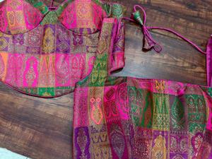 Blusa Bustier de Brocado Banarasi Multicolor Premium para Novias y Eventos Festivos - Product Image 2