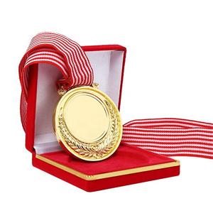 Vente en gros <span class=keywords><strong>de</strong></span> médailles personnalisées <span class=keywords><strong>avec</strong></span> ruban, Logo or <span class=keywords><strong>argent</strong></span> cuivre métal vierge Sports médailles personnalisées affichage <span class=keywords><strong>de</strong></span> médailles - Product Image 1