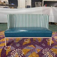 Banquette à dossier en tissu rayé et assise en PU, structure en bois robuste pour chaîne de restaurants occidentaux, hôtel de villégiature et lieux d'événements et de banquets