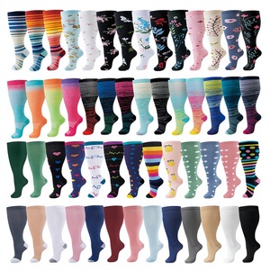 <span class=keywords><strong>Medias</strong></span> <span class=keywords><strong>de</strong></span> <span class=keywords><strong>Compresión</strong></span> Deportivas hasta la Rodilla para Hombre y Mujer, 15-20 mmHg, para Correr, 20-30 mmHg, para Venas Varicosas, Navidad - Product Image 1