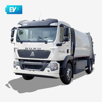 Compacteur de déchets électrique Howo 12CBM |   Batterie LFP 247 kWh |   Autonomie de 300 km |   4x2 |   Chargeur arrière |   Assainissement municipal Déchets urbains