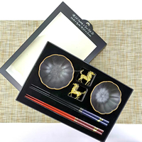 Set Hadiah Sumpit Kayu Ramah Lingkungan Seri Golden Horse Aksesori Piring Sajian 2 Buah Merah Biru Klasik