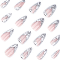 Uñas postizas francesas para mujer, color nude y negro, forma ataúd mediana con diamantes de imitación en forma de corazón, de ABS, a la moda, inspiradas en el estilo Ins.