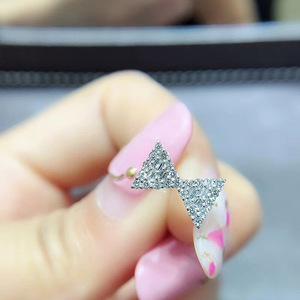 E1714 Orecchini in oro bianco con diamanti da donna, taglio triangolare, gioielli di lusso naturali e raffinati - Product Image 5