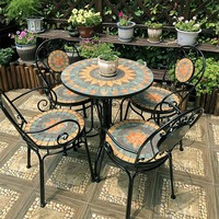 Ensemble de jardin en fer forgé pour l'extérieur, une table et deux chaises, trois pièces, balcon, cour, tables d'extérieur confortables