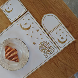Venta al por Mayor de Manteles Individuales de Cuero PU Personalizados con Caligrafía Árabe para Eid Mubarak, Juego de Manteles Individuales para Mesa de Ramadán - Product Image 3