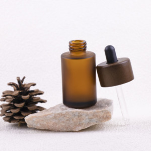 Offre Spéciale – Flacon compte-gouttes cosmétique en verre ambré dépoli de 30 ml avec bouchon en bois, idéal pour huiles essentielles et sérums - Product Image 6