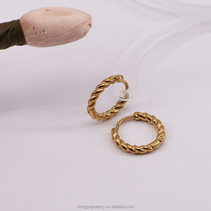 Pendientes de Clip Franceses Retro con Diseño Trenzado Diseño Inusual y Único. Pendientes de Acero Inoxidable para Uso Diario - Product Image 4