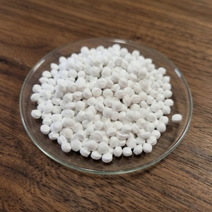 Masterbatch de remplissage PP pour l'extrusion de tuyaux en plastique et les matériaux de construction industrielle, fournisseur à haute teneur en CaCO3 - Product Image 2