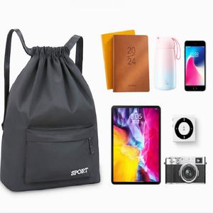 Sac à dos de sport en polyester 210D avec cordon de serrage, logo personnalisé, sac promotionnel avec motif de lettres personnalisé - Product Image 4