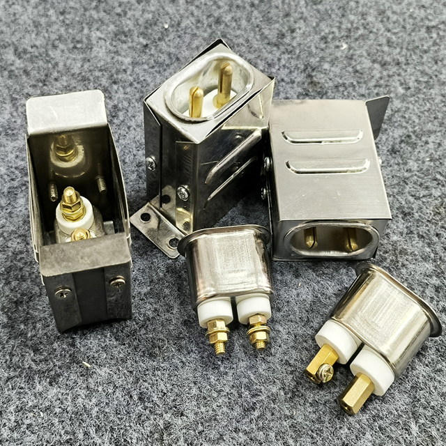 Yunnuo Industrial Heating Plug Connector High Temperature Resistant up to 500C for Mica Band Heater 5MM/6MM 220-660V