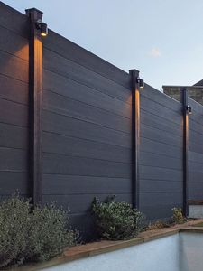 Panneau de clôture WPC au design moderne, revêtement mural extérieur, bois composite plastique, clôture d'intimité, anti-corrosion, hôpital, hôtel - Product Image 1