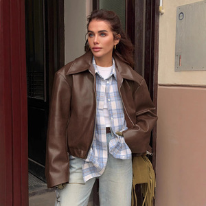 Женская винтажная матовая кожаная куртка на молнии в винтажном стиле - Product Image 3