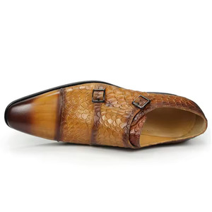 Mocassins imprimés luxueux pour hommes pour le bureau. Nouvelles chaussures classiques à bout pointu pour un style formel d'automne. Utilisation au bureau de mariage. - Product Image 2