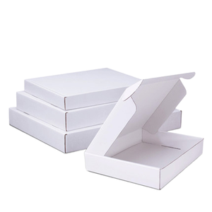 Cajas Blancas Ranuradas Personalizadas con Barnizado y Laminación Mate, Reciclables, Tamaños Personalizados, Embalaje de Regalo para Ropa, Cartón Corrugado - Product Image 1