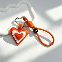 Porte-clés en cuir bleu, breloque de sac en forme de croissant, ornement en cuir, pendentif fer à cheval, accessoire personnalisé, cadeau, accessoire noir
