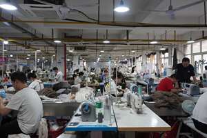 カスタムメンズ長袖シャツ刺繍ロゴ付きオフィスフォーマル男性用プラスサイズシャツ - Product Image 6