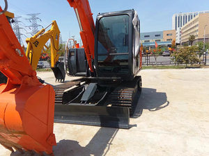 Excavatrices Hitachi ZX70 d'occasion de haute qualité, en excellent état, disponibles à Shanghai, capacité de la benne de 10 tonnes et 0,5 m³. - Product Image 4