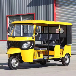 Taxi Triciclo de Carrocería Cerrada, a Gasolina, para 6-9 Pasajeros - Product Image 1