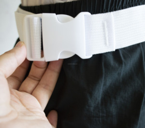 Ensemble de flag football personnalisé haut de gamme - Ceintures réglables avec drapeaux à dégagement rapide - Équipement d'entraînement de football professionnel en nylon durable - Product Image 4