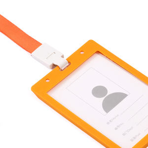 FOSKA Lot de 12 Étuis Rigides Verticaux en Plastique pour Cartes d'Identité avec Encoche pour le Pouce et Fentes & Trous pour Chaîne pour Personnel Scolaire et Infirmiers - Product Image 6