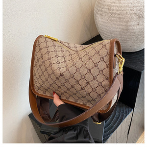 Nuevo Bolso Tote Retro de Punto con Bordado Impermeable y Correa Ancha para Hombro, Bolso Bandolera y Bolso de Axila con Diseño Floral Vintage - Product Image 5