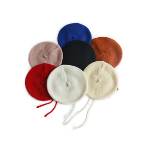 Bonnets avec logo personnalisé, béret de peintre en acrylique léger <span class=keywords><strong>tricot</strong></span>é, texture douce, style minimaliste pour petites filles, chapeaux d'hiver - Product Image 1