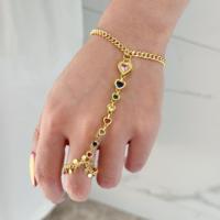 Nouveau Set de Bracelets de Doigt et Chaînes de Main en Diamant Couleurs Designer, Plaqué Or 18 carats, Bijoux de Maillons pour Femme Vente en Gros