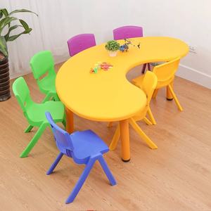Set di <span class=keywords><strong>Tavoli</strong></span> e Sedie Regolabili in Altezza per Bambini, Ecologici in Plastica, a Forma di Luna, per Camera da Letto, Asilo, Scuola Materna e Uso Quotidiano - Product Image 4