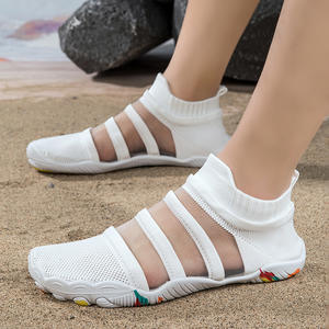 Zapatos de agua a la moda para hombre y mujer, zapatillas de playa de secado rápido, zapatos para caminar por el río, zapatos ligeros para nadar, bucear y Yoga - Product Image 2