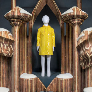 Cross-Border Cosplay Disfraz de Halloween Adulto Amarillo Poliéster Chubasquero Fantasma Mamá Caroline Weiper Con Echo TV Movie - Product Image 3