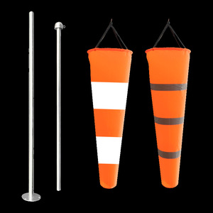 Drapeaux directionnels et mannequins à vent d'extérieur avec bande réfléchissante pour aéroports, fermes, parcs et promotion extérieure - Product Image 2
