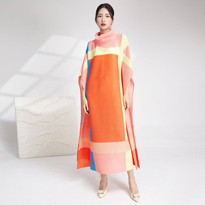 Abito plissettato Miyake 2026 ultimo modello con collo alto, stile casual da donna, con <span class=keywords><strong>forte</strong></span> contrasto di colore, cintura elastica e stampa - Product Image 6