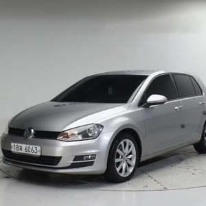Volkswagen Golf TDI 2015, Hatchback Diésel, Transmisión Turbo DSG, Excelente Estado, Eficiente en Combustible, Confiable, Exportación, Auto Europeo - Product Image 1