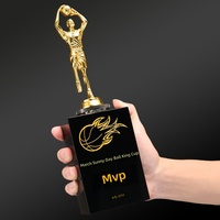 Trofeos de Baloncesto de Metal Electrochapado para MVP y Competiciones - Serie 5 de Estatuas Doradas con Grabado Personalizado para Ceremonias de Premiación Deportiva