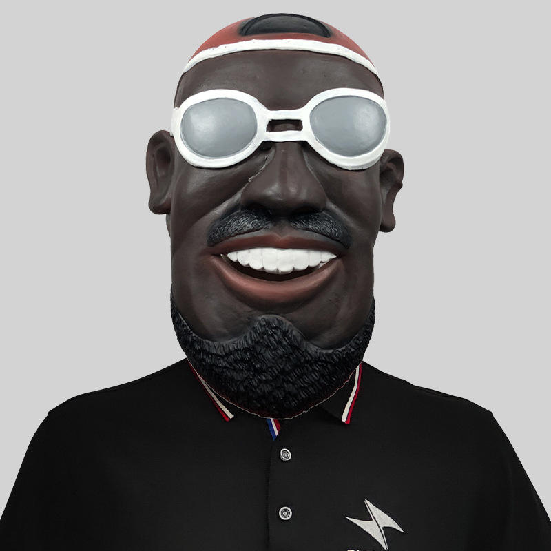 หน้ากากดีเจสีดำ