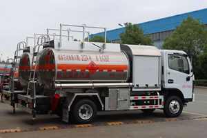 Camión Cisterna de Combustible Xiaofurui Ka 4x2 a Pequeña Escala para Helicópteros y Aviones Ligeros - Product Image 2