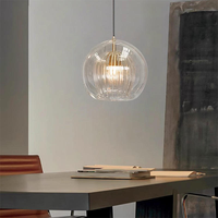Suspension en verre minimaliste nordique créative, luminaire suspendu à tête unique pour salle à manger et îlot de cuisine, ou à trois têtes pour escalier duplex