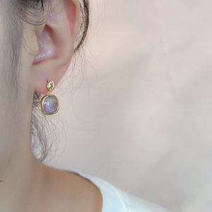 Conjunto de Joyería de Moda 2024 al por Mayor con Colgante y Aretes de Cristal Cúbico y Gemas Bañado en Oro para Mujer - Product Image 3